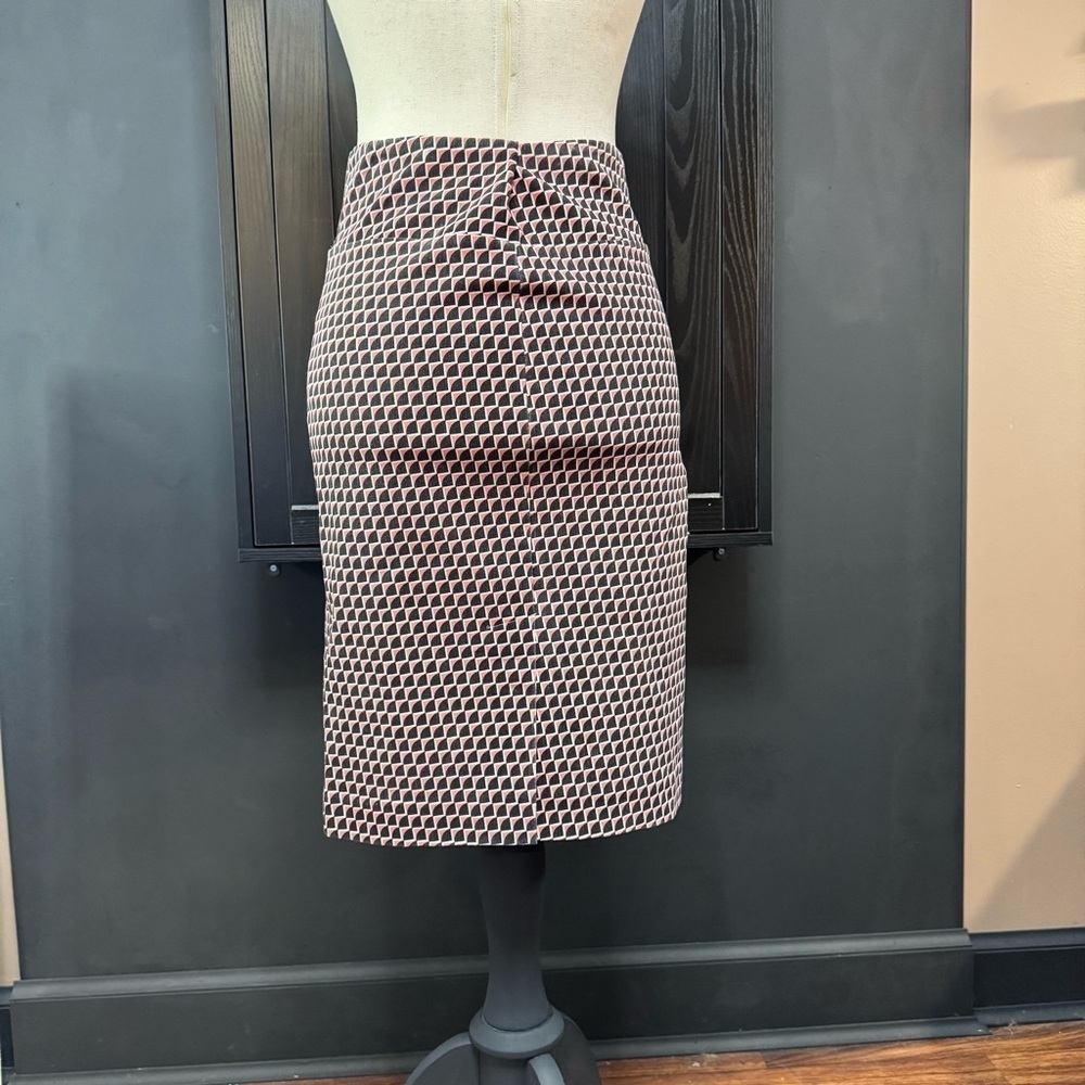 Margaret M Geometric Coral, White and Black Pencil Skirt, Stretch Pull On Size S